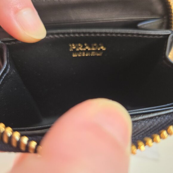 Prada Small Zippy Wallet - Picture 4 of 7
